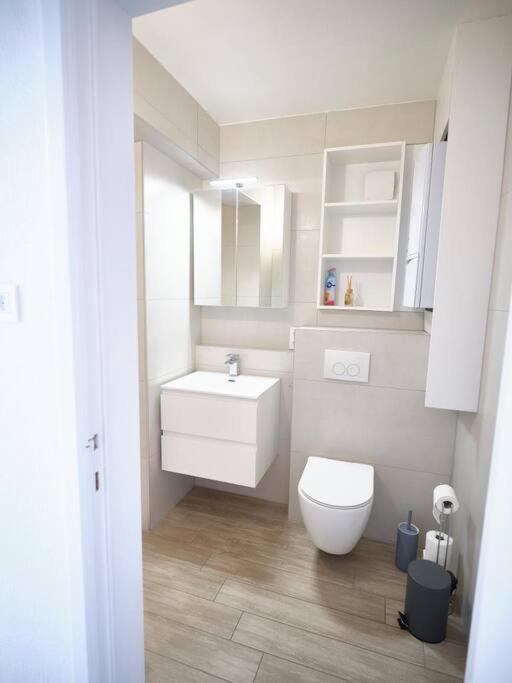 Hugo By The Harbor, Light-Filled And Centrally Located Apartment - Free Parking Остенде Экстерьер фото