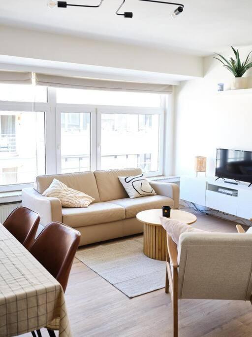 Hugo By The Harbor, Light-Filled And Centrally Located Apartment - Free Parking Остенде Экстерьер фото